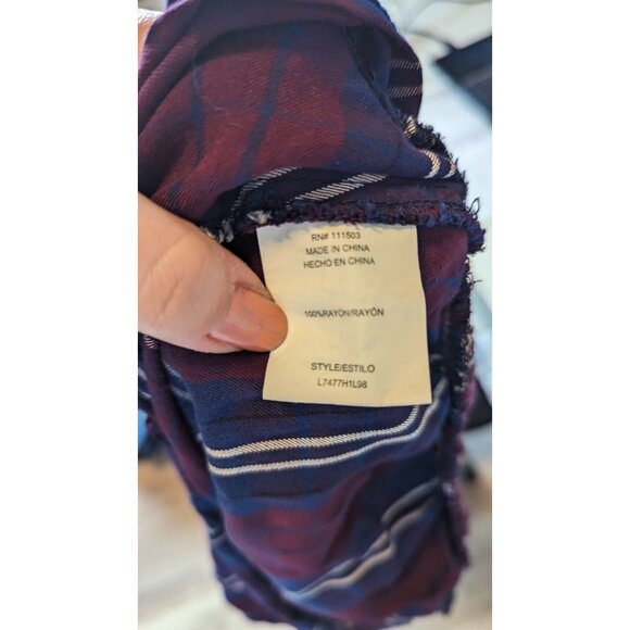 Lily White Plaid Button-Down Blouse With Front Twist Detail Large - Picture 2 of 4